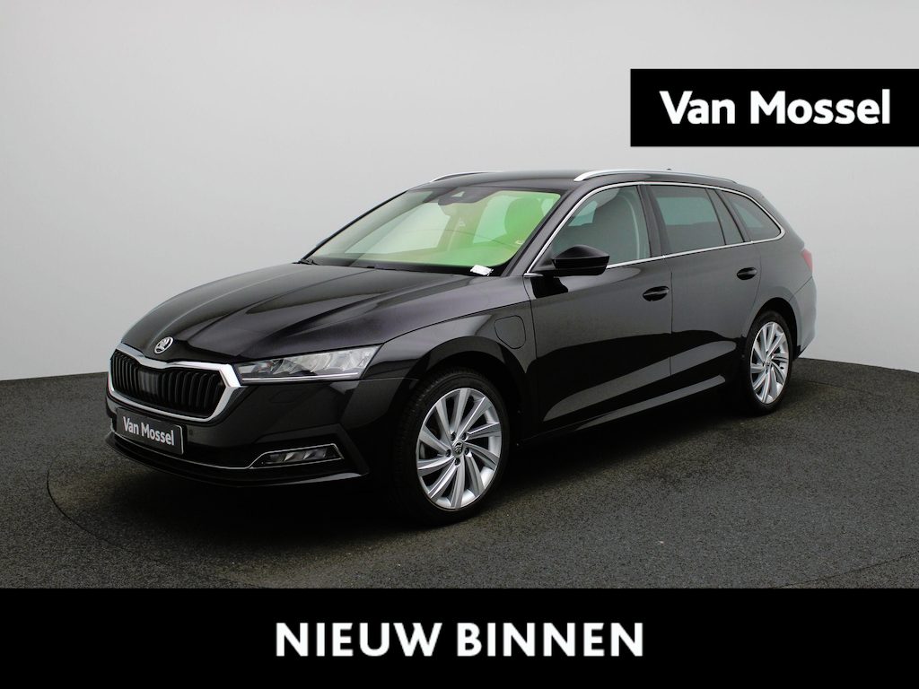 Skoda Octavia Combi 1.4 TSI PHEV 150kW DSG6 Ambition | WORDT VERWACHT | ACHTERUITRIJCAMERA | STOELVERWARMING | KEYLESS | APPLE CARPLAY - ANDROID AUTO | CLIMATE CONTROL |