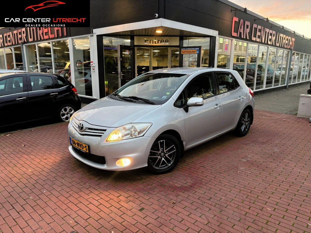 Toyota Auris 1.6 Dynamic |automaat|leer|navi|trekhaak|camera|