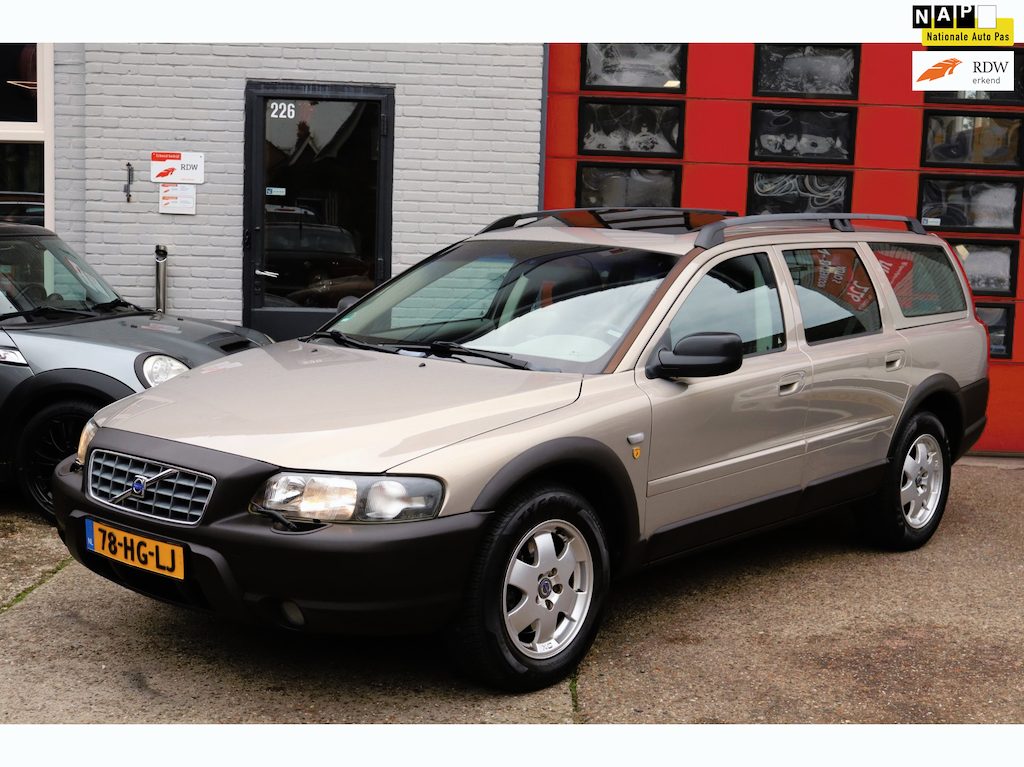 Volvo V70 Cross Country 2.4 T Comfort Line , Leder , Automaat 4x4