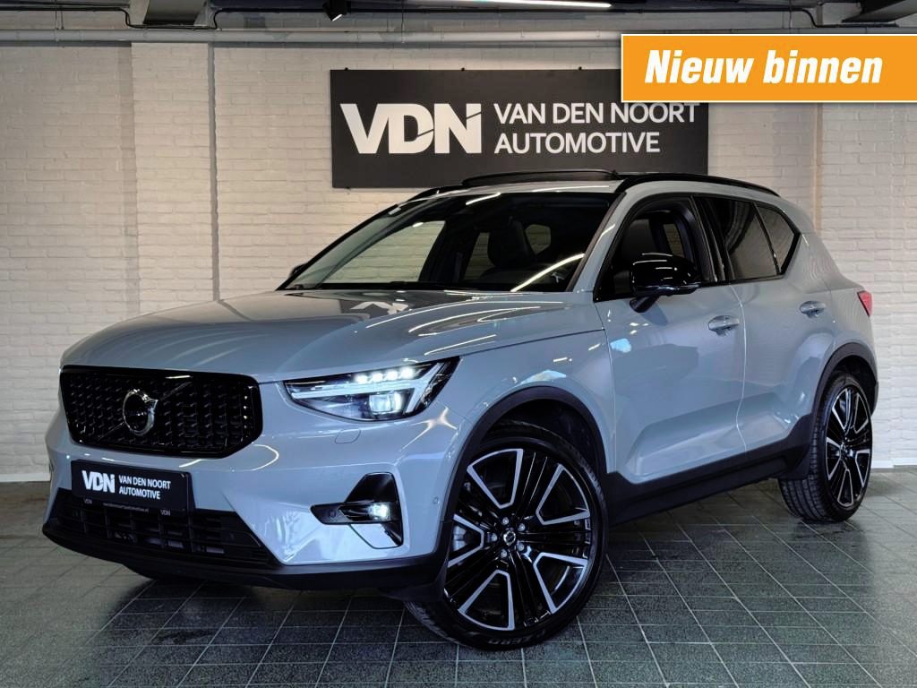 Volvo XC40 2.0 B4 Plus Dark 2WD Pano 360cam H/K Memory Trekhaak 21''