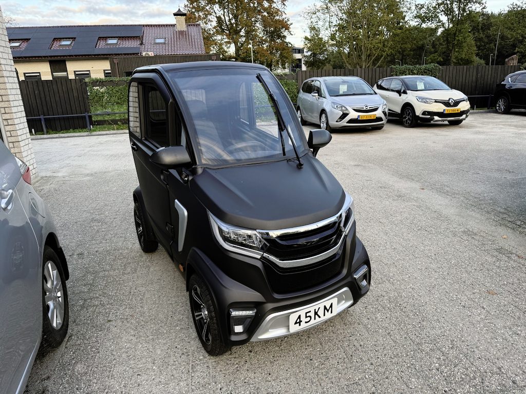 Killerbee e-car Scootmobiel Electrisch automaat/camera