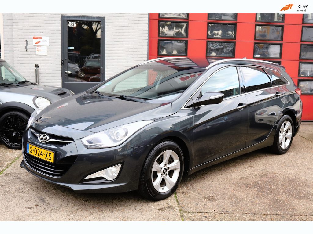 Hyundai i40 Wagon 1.6 i Blue i-Drive Navi , Clima, Xenon , Pdc