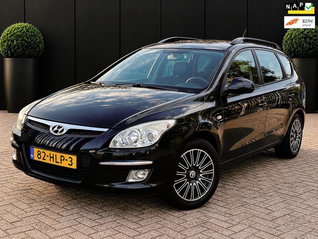 Hyundai i30 CW 1.6i Dynamic AIRCO NAVI APK 20-05-2027