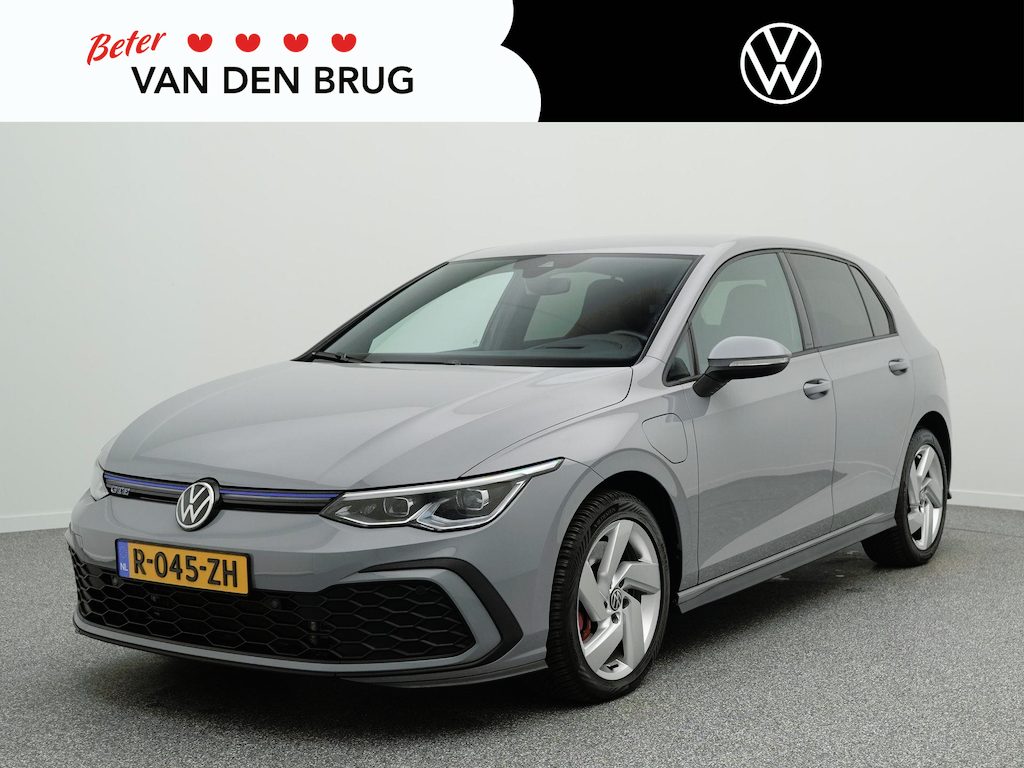 Volkswagen Golf GTE 1.4 eHybrid 245pk DSG | Trekhaak | Stoel & Stuurverwarming | Head-up display | Achteruitrijcamera |