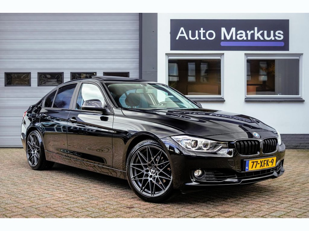 BMW 3-Serie 320i Upgrade Edition|Schuifdak|Automaat|19"|Sportline|Xenon|Navi Pro