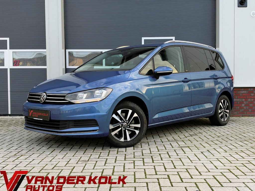 Volkswagen Touran 1.5 TSI Comfortline 7p | Carplay | Navigatie | Adaptive cruise | DAB | Climate | Stoelverwarming | Sensoren