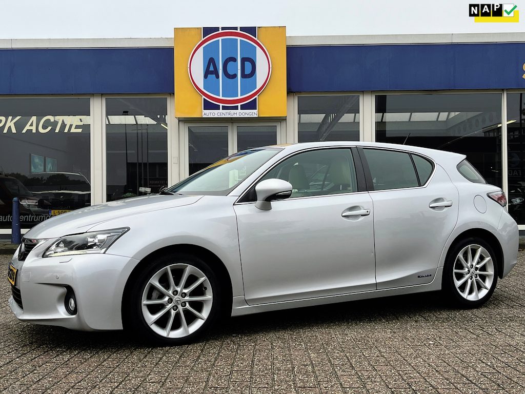 Lexus CT 200h Hybrid Luxury Line | Orig. NL | Mark Levinson premium Audio | Trekhaak afn. |