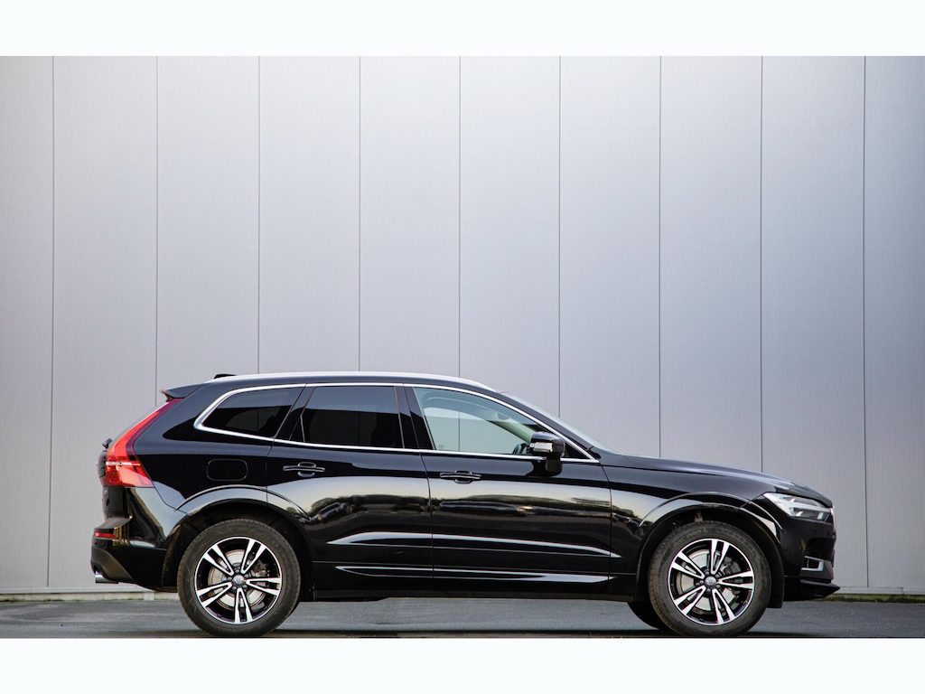 Volvo XC60 2.0 T8 Twin Engine AWD Momentum|Leder|Pano|360° Camera