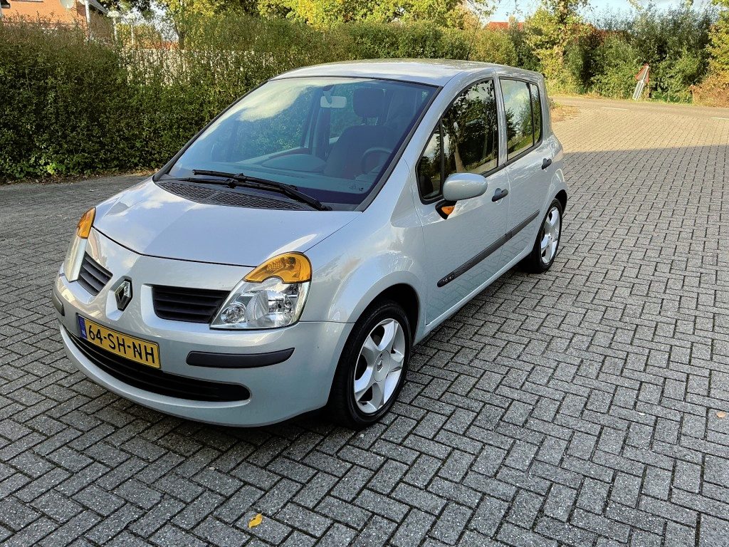 Renault Modus 1.6-16V TEAM SPIRIT