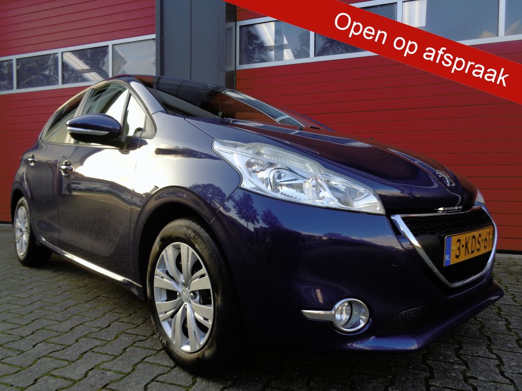 Peugeot 208 1.2 VTi Envy,Navi,Cruise,5drs,Trekhaak,Nette auto!