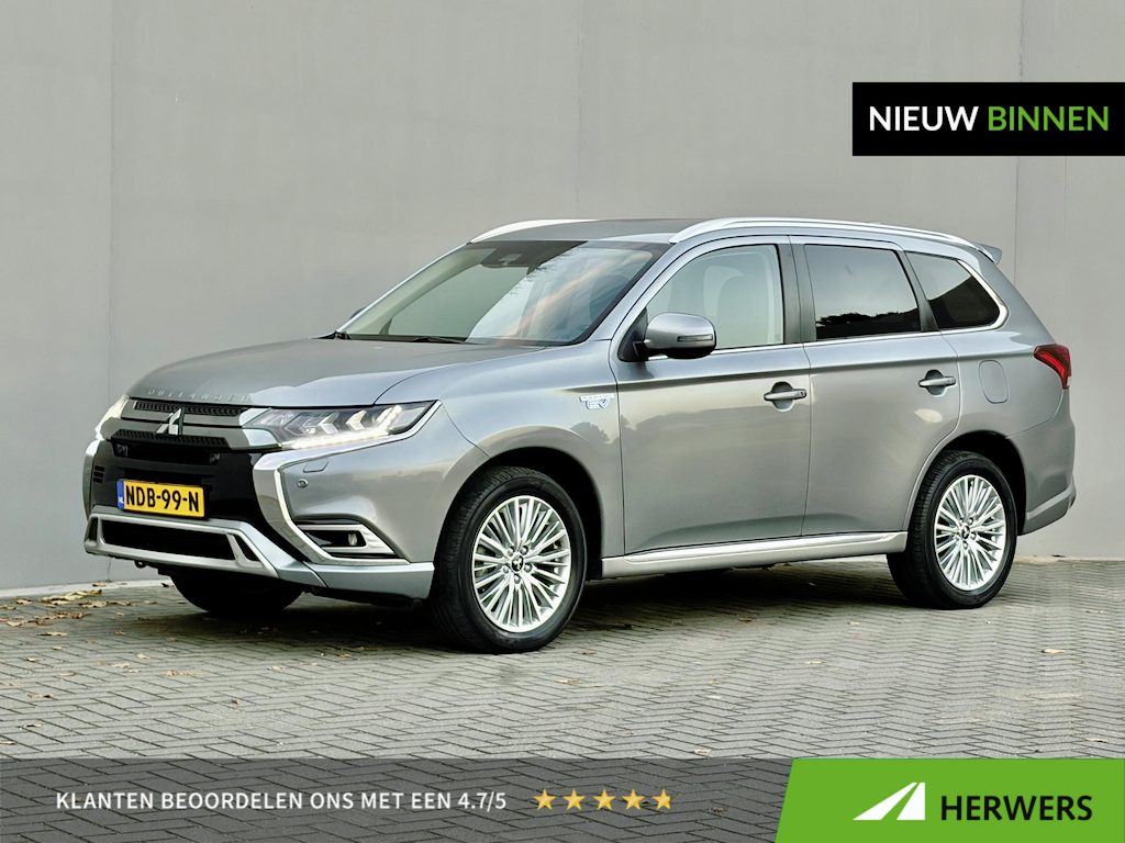 Mitsubishi Outlander 2.4 PHEV Intense+ / Plug-In hybride / Dealer Onderhouden / Instyle Lederen Interieur / Stoelverwarming / Camera / Apple Carplay/Android Auto / Cruise Control / 8 Jaar Accugarantie / Trekhaak (1500kg) /