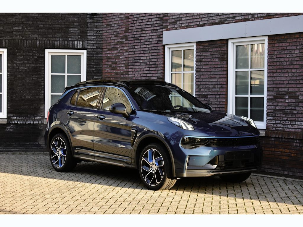 Lynk & Co 01 PHEV BLAUW MY23/Panoramadak Grib Automotive B.V. – Klein in schaal, groot in service! Welkom bij Grib Automotive B.V. uit Sassenheim! Bij ons draait alles om persoonlijk contact, vertrouwen en tevreden klanten. Wij zijn een kleinschalig autobedrijf