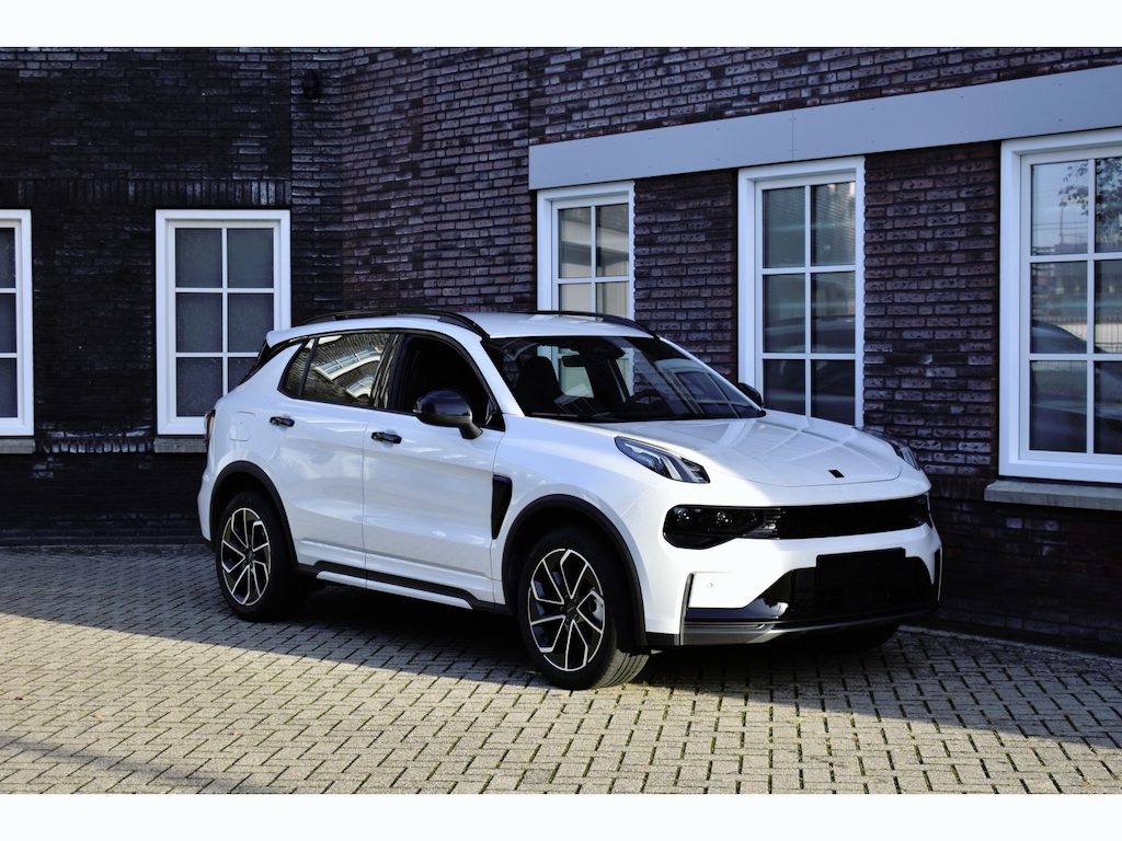 Lynk & Co 01 My25 Core 1.5 PHEV - Facelift MY26 Grib Automotive B.V. – Klein in schaal, groot in service! Welkom bij Grib Automotive B.V. uit Sassenheim! Bij ons draait alles om persoonlijk contact, vertrouwen en tevreden klanten. Wij zijn een kleinschalig autob