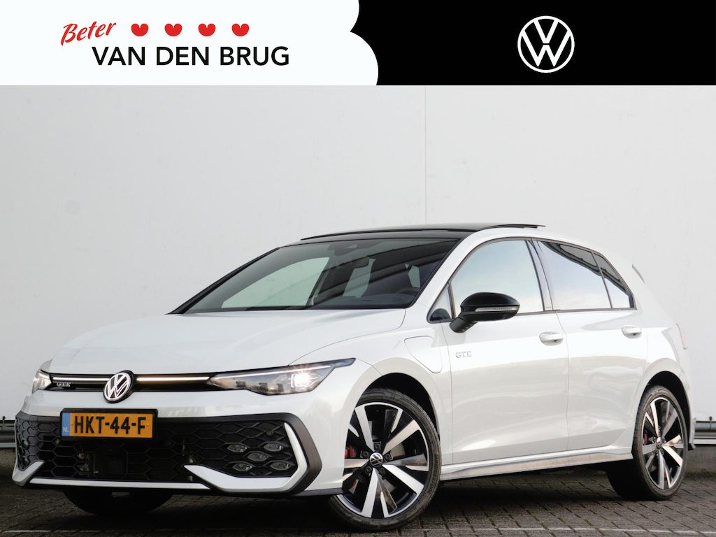 Volkswagen Golf 1.5 eHybrid GTE | Panoramadak | Trekhaak wegklapbaar | Adaptief onderstel | Head-up | Matrix LED | 360° camera | Black style |