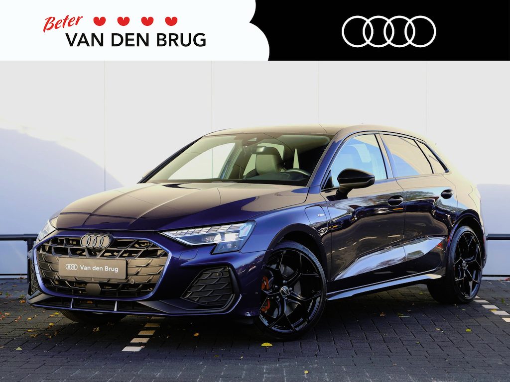Audi A3 Sportback 45 TFSI e S edition Competition 272 pk | Panorama dak | Stoelverwarming | Sonos | Sfeerverlichting | Keyless | Navigatie |