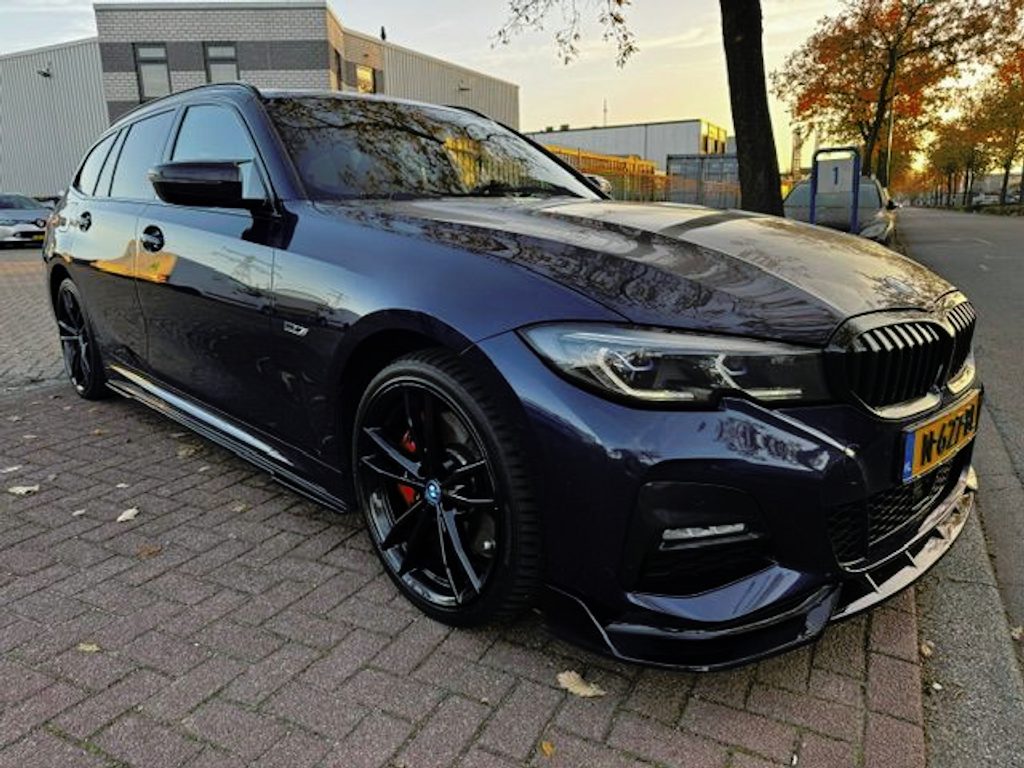 BMW 3-Serie Touring 330e Business M Edition Sport SOH 88,4% Airco/ECC,Navi,Camera,HUD,Panoramadak,Leder