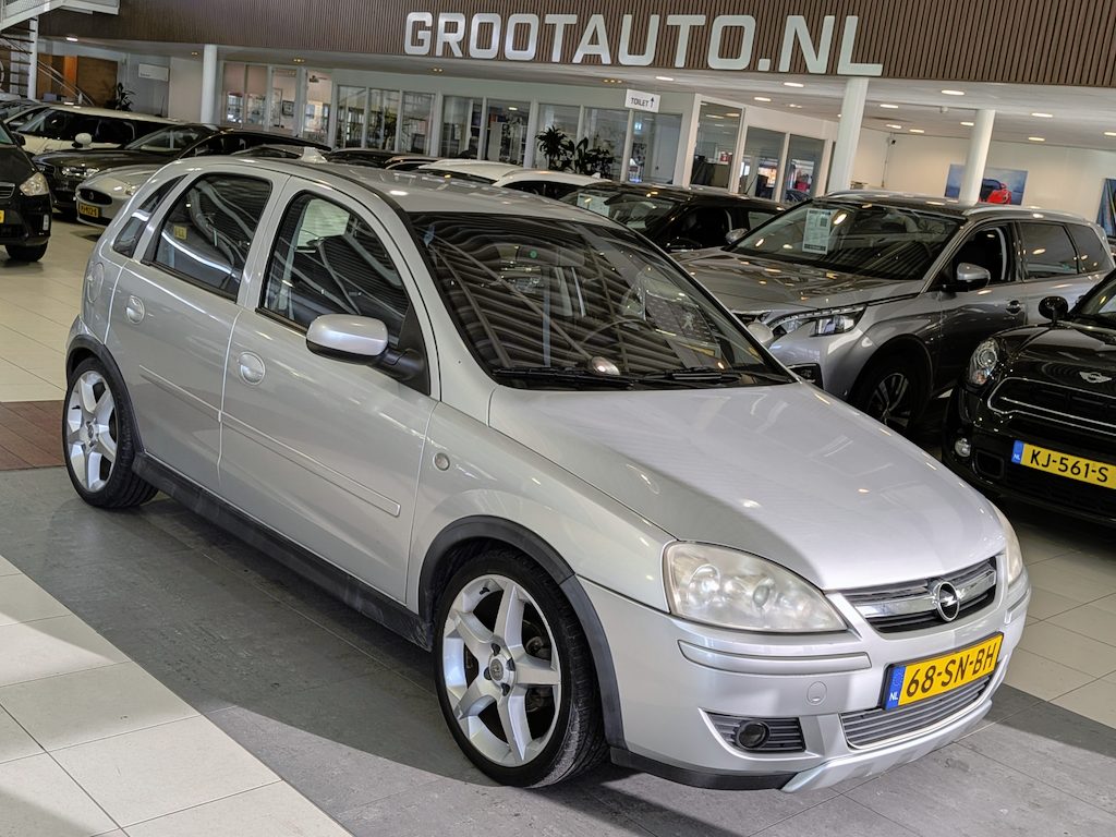 Opel Corsa 1.2-16V Silverline Airco, Stuurbekrachtiging