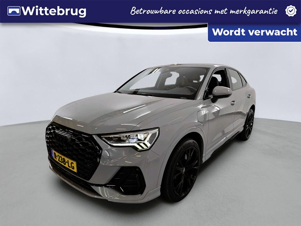 Audi Q3 Sportback 45 TFSI e S Edition 245pk S tronic / NARDO GRIJS EXCLUSIVE / S-Line / 20"LM velgen / Navigatie / LED / Parkeersensoren / Clima