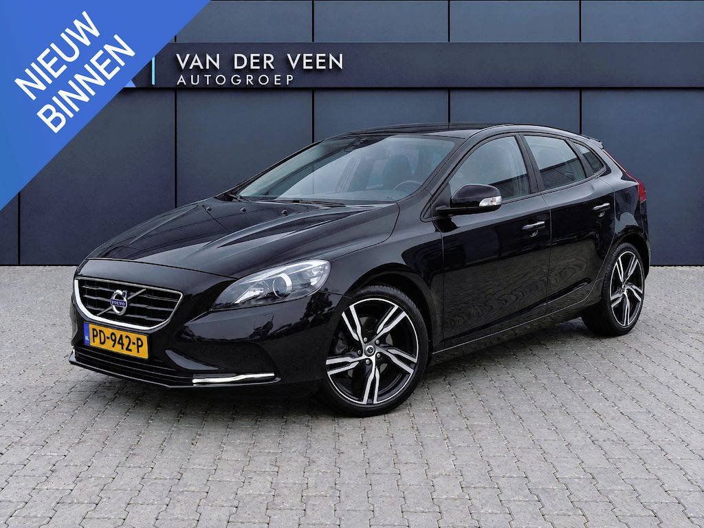Volvo V40 1.6 T2 Momentum | Cruise control | Stoelverwarming | Trekhaak | Climate control | Parkeersensoren | Bluetooth |