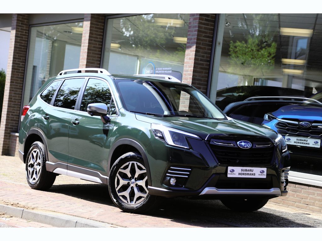 Subaru Forester 2.0i e-BOXER Luxury Navi Camera ACC LED