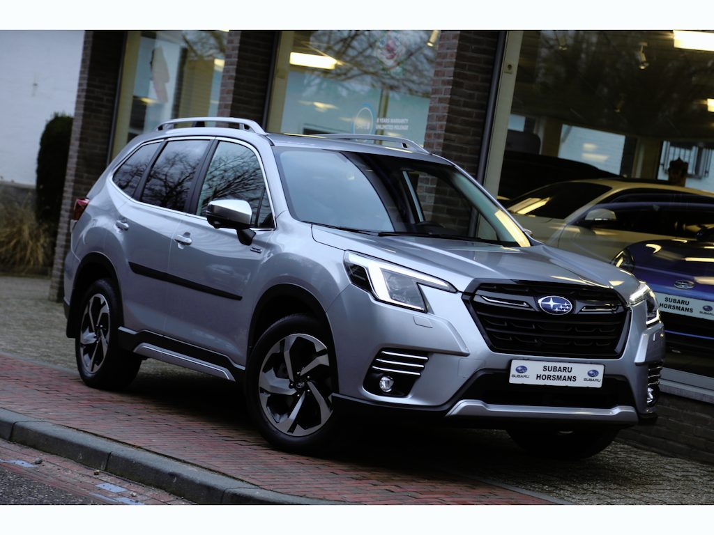 Subaru Forester 2.0i e-BOXER Premium Schuifdak Leer LED Camera ACC