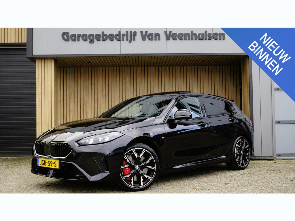 BMW 1-Serie 123 218pk xDrive Pano.Dak M-Performance Schaalstoelen H&K 360-View HUD 19inch LM LED Widescreen *NL auto* 12889km!