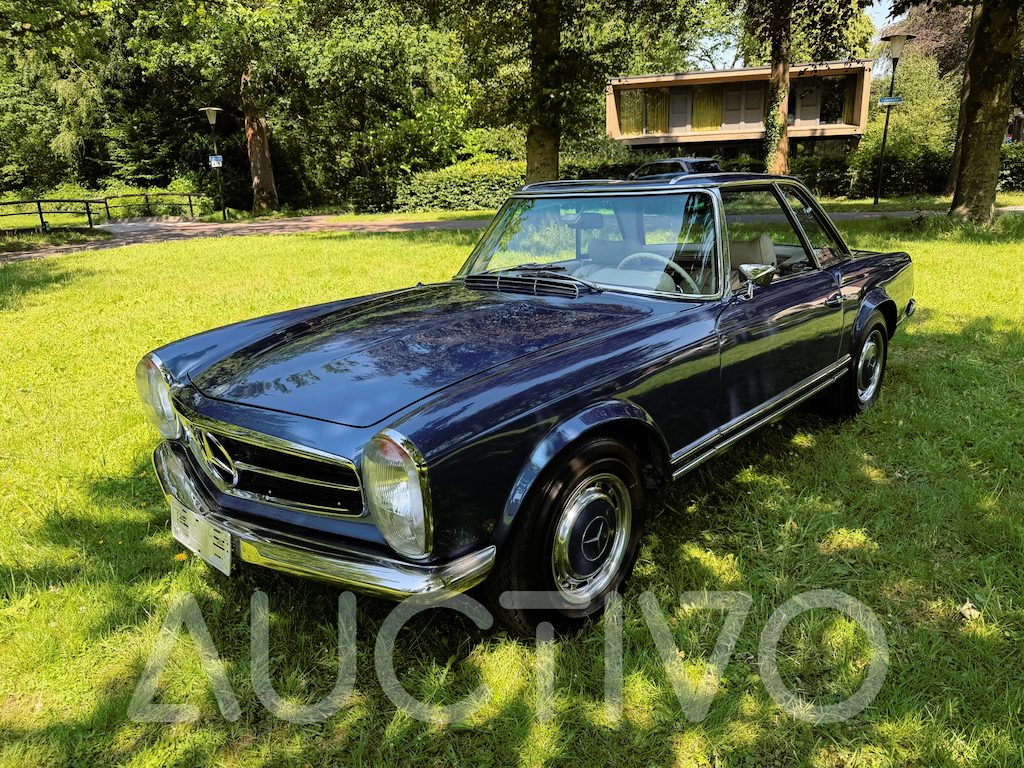 Mercedes-Benz SL 280 Pagode