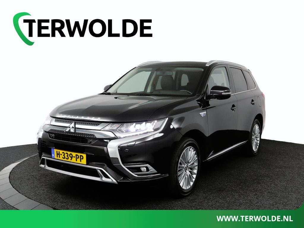 Mitsubishi Outlander 2.4 PHEV Intense | Leer / Alcantara | Camera | Trekhaak | 1500kg trekvermogen | Android / Apple Carplay | Stoelverwarming