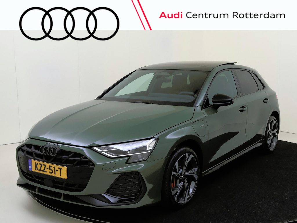 Audi A3 Sportback 1.5 e-hybrid S edition Competition | PANO | 18 inch lm velgen | Leder/Dynamica bekleding | Sonos Speakers | Elek. bedienb. achterklep | Keyless |