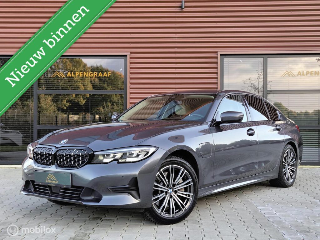 BMW 3-Serie 330e SoH 93% High Executive Led|Ambient|Virtual|Camera|Carplay|DAB|Stuurverwarming|Trekhaak|