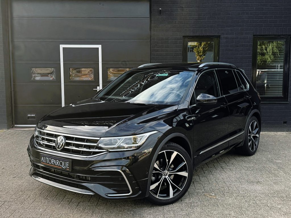 Volkswagen Tiguan 1.5 TSI R-Line Business+ - Trekhaak - NL Auto - Full options
