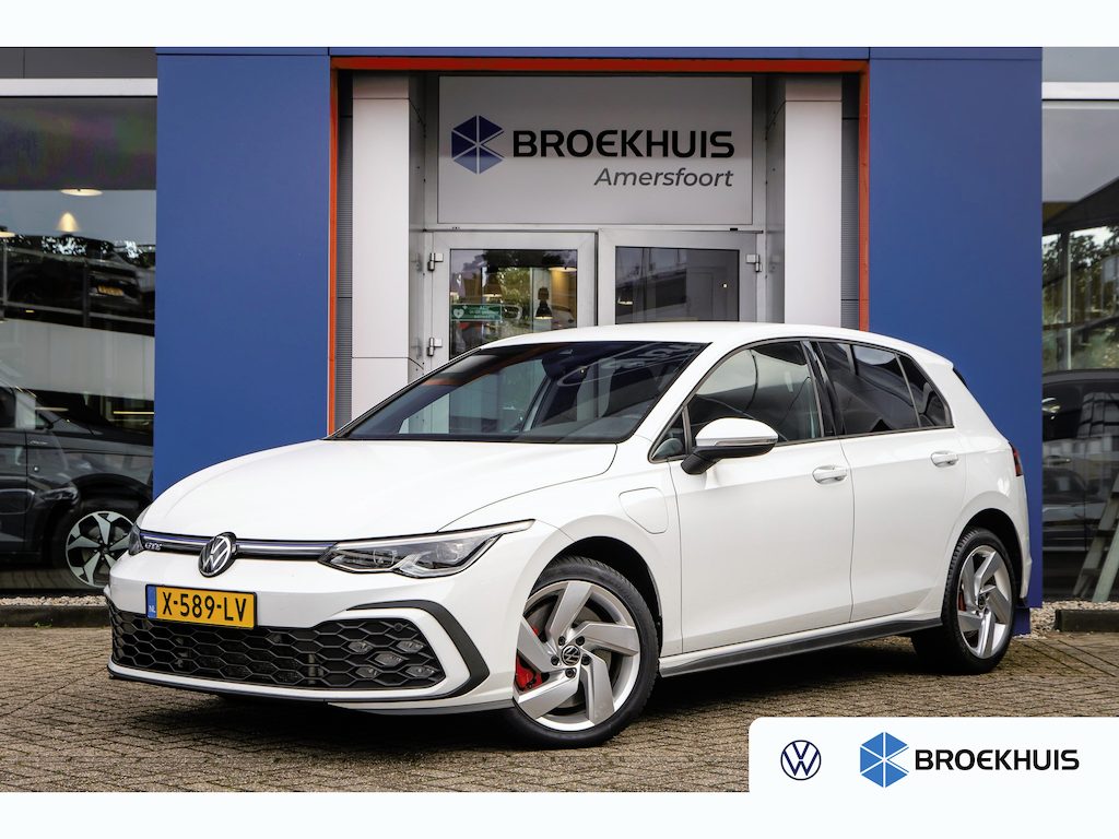 Volkswagen Golf 1.4 eHybrid GTE | Stoel+stuur verwarming | Cruise control adaptief | Apple Carplay/Android Auto | PDC | Navi | Digitaal dashboard | Apple Carplay/Android Auto|telefoonintegratie premium | Cruise control adaptief met Stop&Go en stuurhulp | Extra getint glas