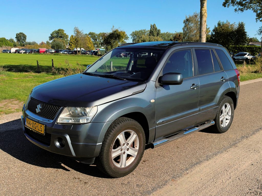 Suzuki Grand Vitara 2.0-16V High Executive AUT APK 10-2027 Airco Leder