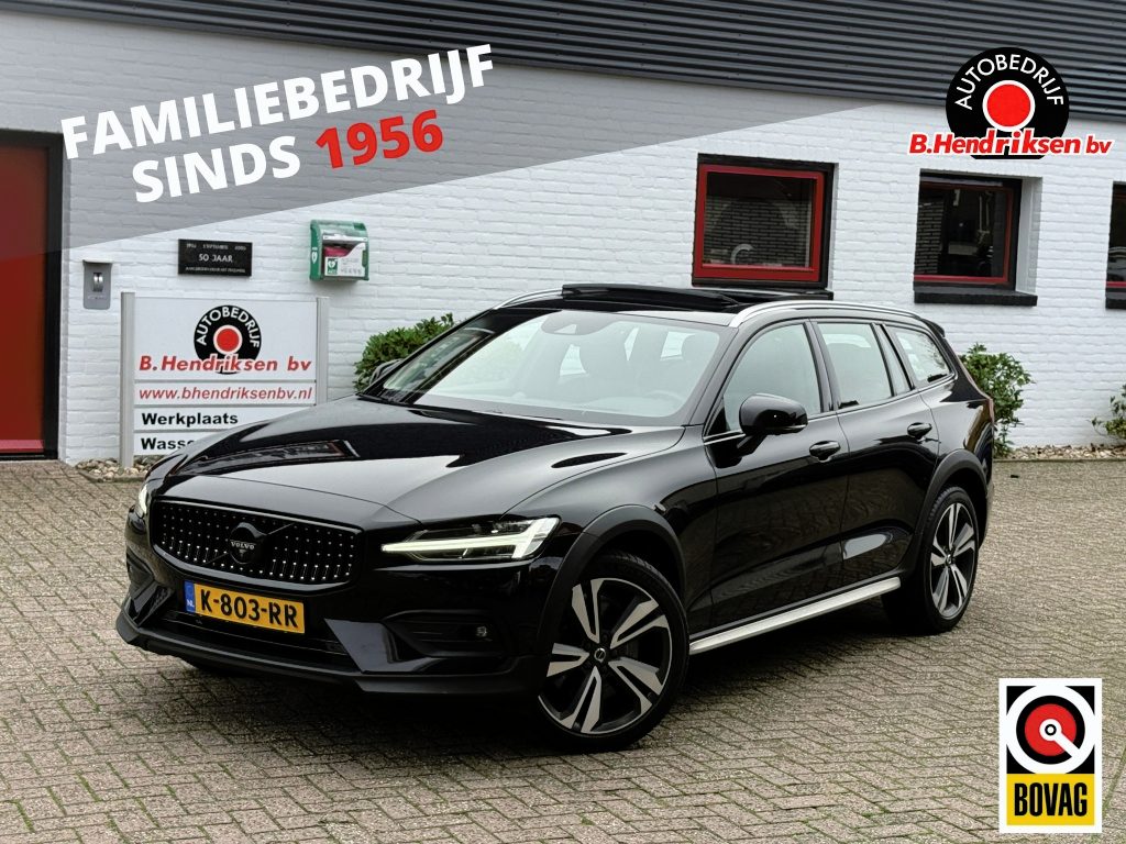 Volvo V60 Cross Country B5 250pk AWD Geartronic Mild Hybrid/ Full option, 73609 Nieuw/ Massagestoelen/ Panoramadak/ Trekhaak/ Origineel NL/ NAP