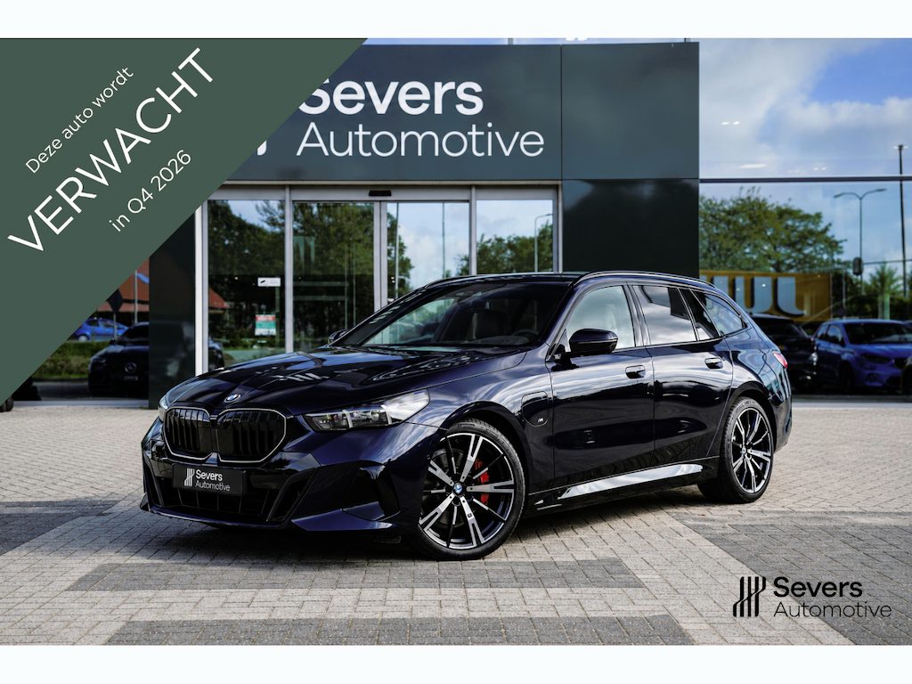 BMW 5-Serie Touring 530e xDrive M Sport Pro | Panoramdak | Trekhaak | Driving Assistant Prof | Harman Kardon Hi-Fi geluidssysteem | Parking Assistant Prof | Alcantara Hemelbekleding | Travel Pakket |