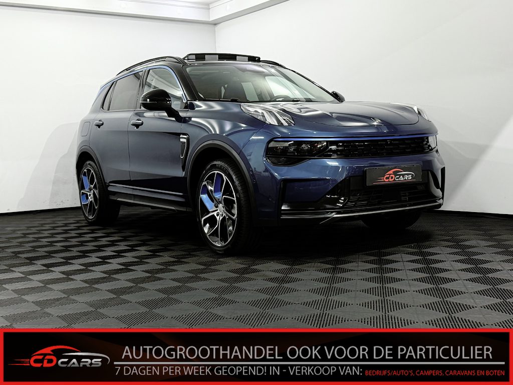 Lynk & Co 01 1.5 Panoramadak, 360 Camera, Navi, Keyless start, Stoelverwarming, Elektrische achterklep, Lichtmetalen velgen