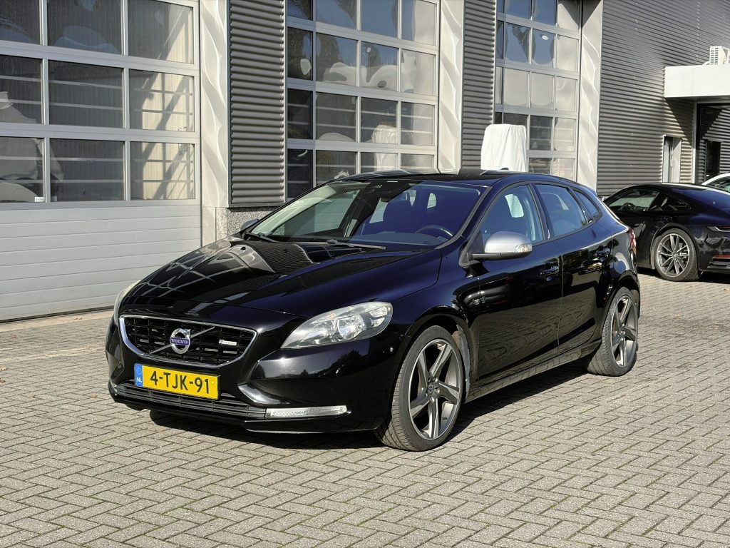 Volvo V40 1.6 T3 150PK R-Design polestar