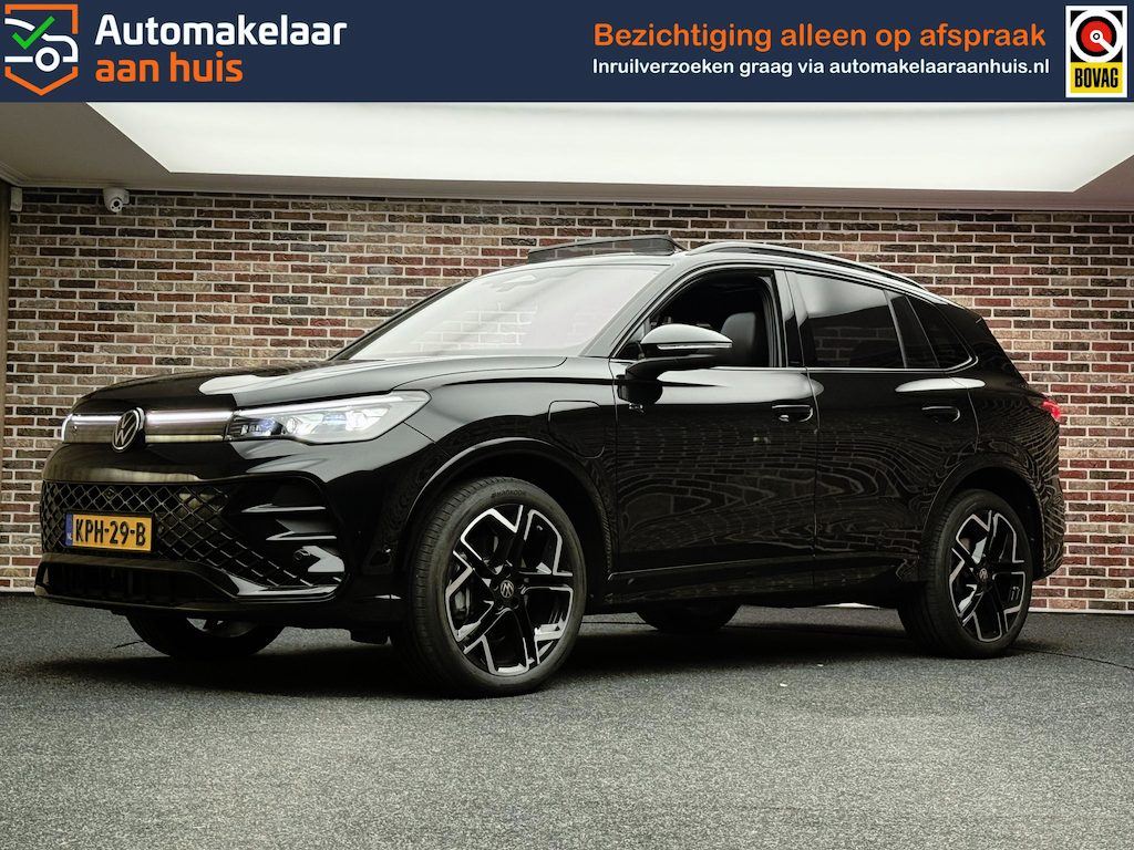 Volkswagen Tiguan 1.5 eHybrid R-Line Edition Panoramadak, Trekhaak, Massagestoelen| SOH 100%