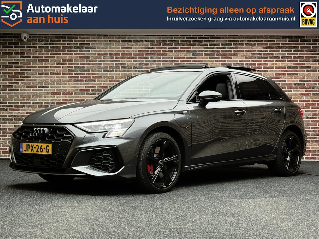 Audi A3 Sportback 45 TFSI e S edition Competition | Pano | Massagestoelen |