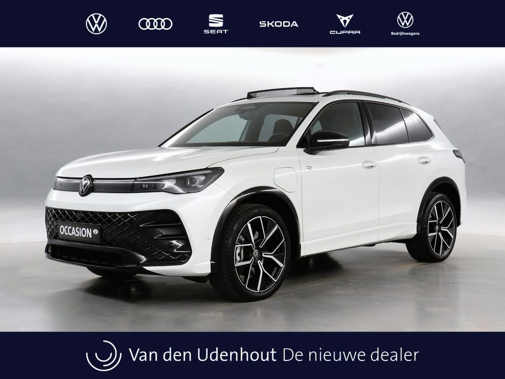 Volkswagen Tiguan 1.5 eHybrid 204pk R-Line Edition DSG / Panoramadak / 360 Camera / Trekhaak wegklapbaar / Demonstratieauto