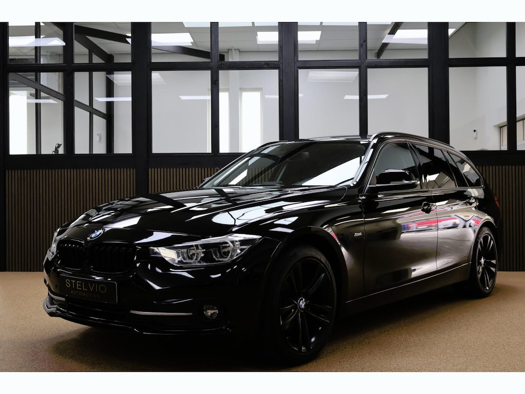 BMW 3-Serie Touring 318i M Sport | High Executive | Trekhaak | LED | Navi