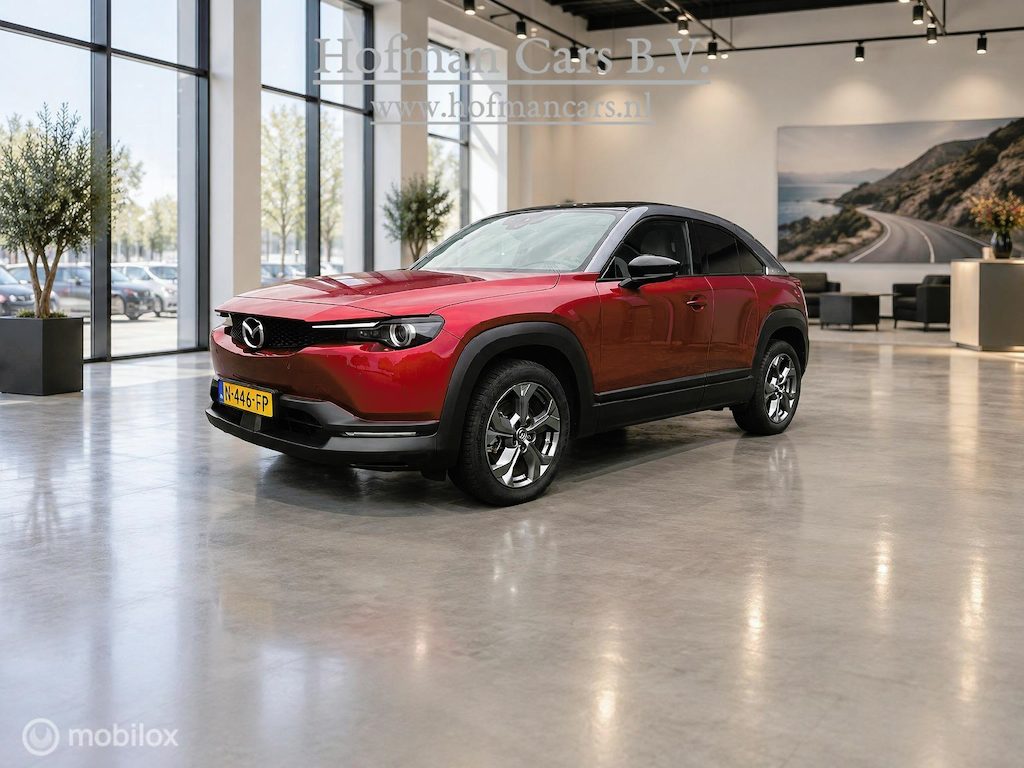 Mazda MX-30 e-SkyActiv 145 36 kWh | SOH 94% | Rood Metallic | HUD | Memory | Stoel- en Stuurverwarming