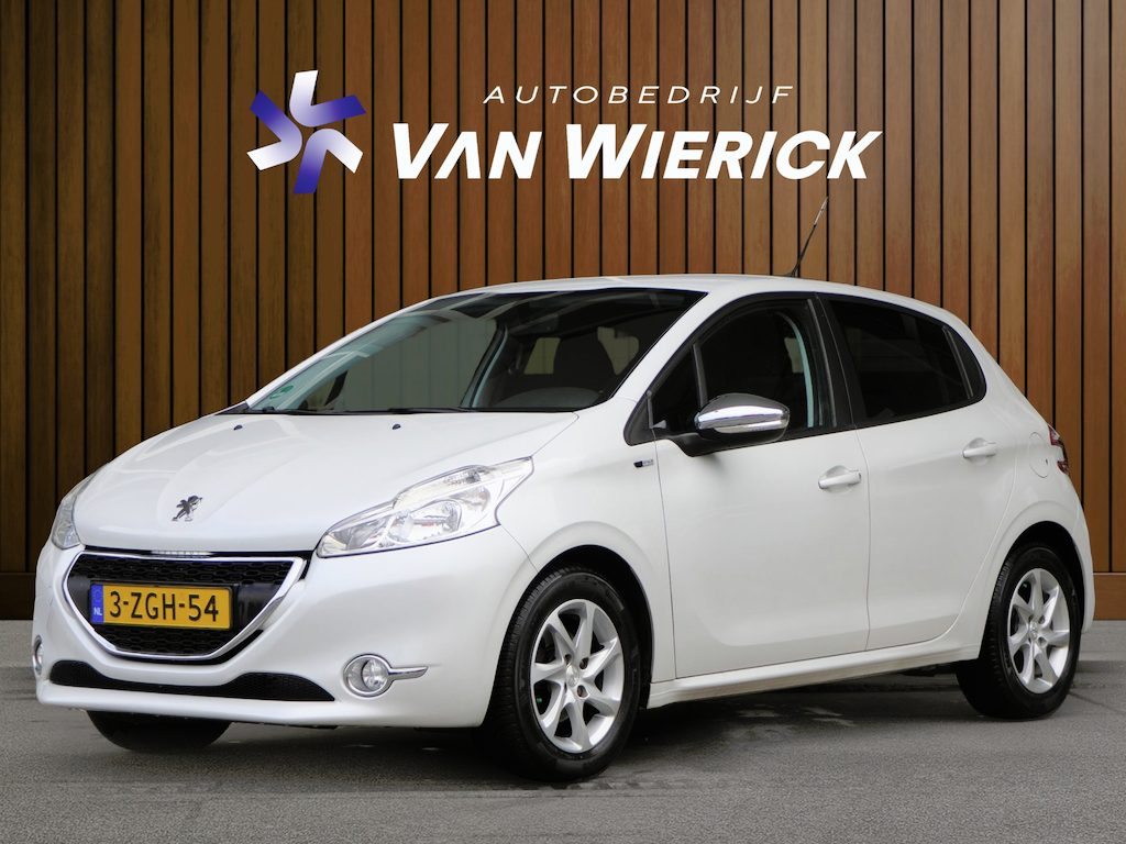 Peugeot 208 1.2 Style 5-Deurs | Parelmoer | Parkeersensoren | Cruise | Bluetooth | Airco | LM Velgen | Origineel NL