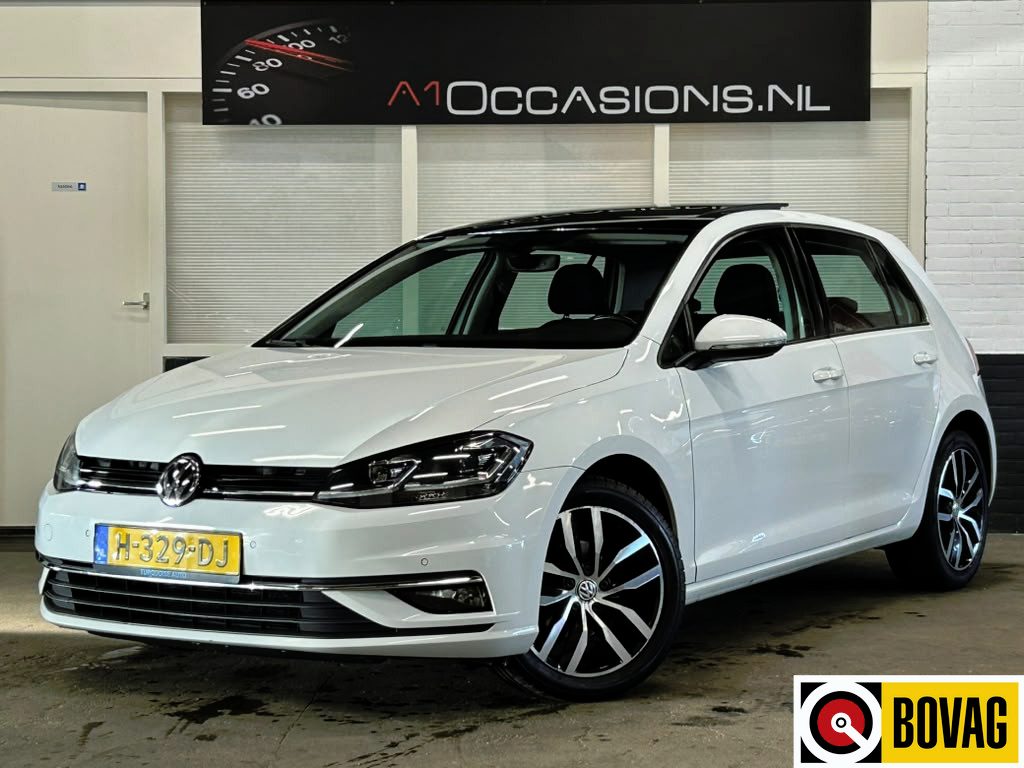 Volkswagen Golf 1.0 TSI Highline Business R + STOELVERWARMING / MASSAGE + PANO