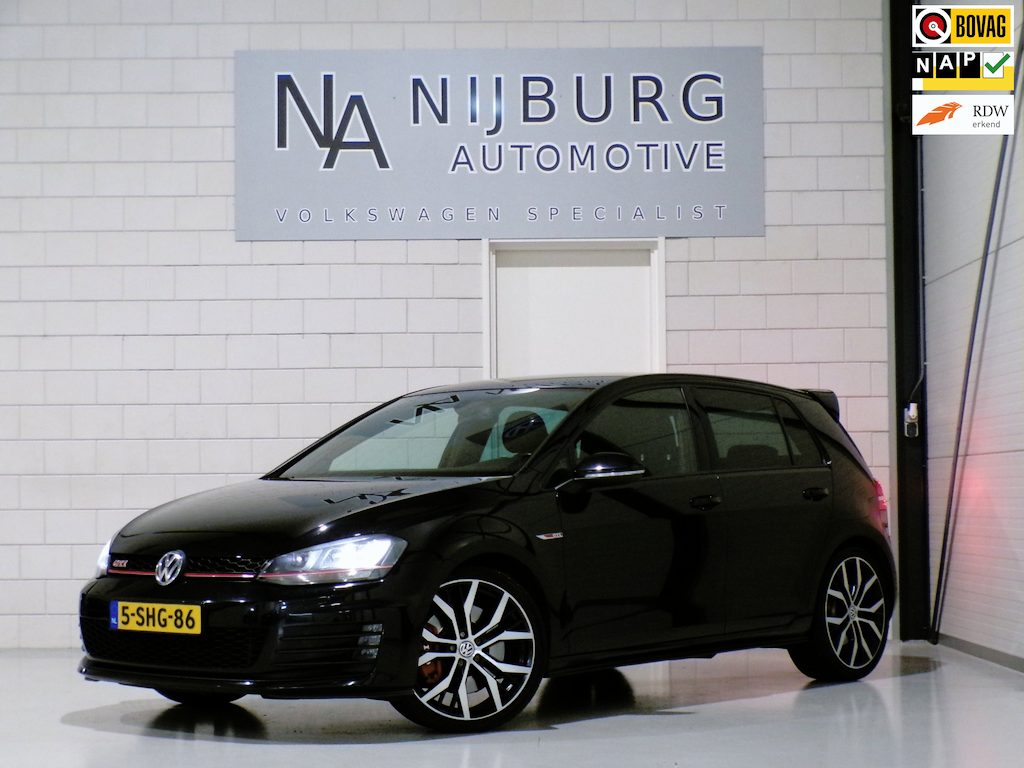 Volkswagen Golf 2.0 TSI GTI Performance "Origineel NL!" Xenon-LED 19"Velgen Parkeersensoren Navigatie Bluetooth Led-mistlampen