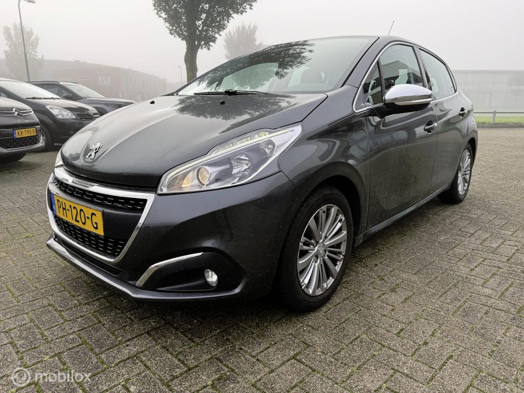 Peugeot 208 82 PK ALLURE 6 MND BOVAG RIJKJLAAR PRIJS