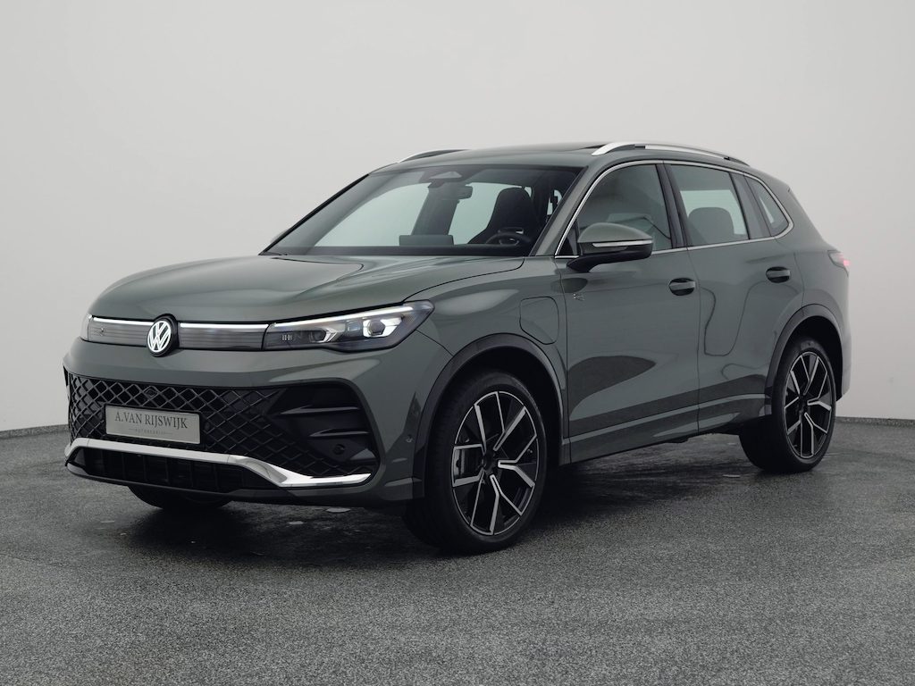 Volkswagen Tiguan 1.5 eHybrid R-Line NEW | PANO | 360° | HUD | ADAPTIVE | STOELMASSAGE | STOEL- EN STUURVERW. | TREKHAAK