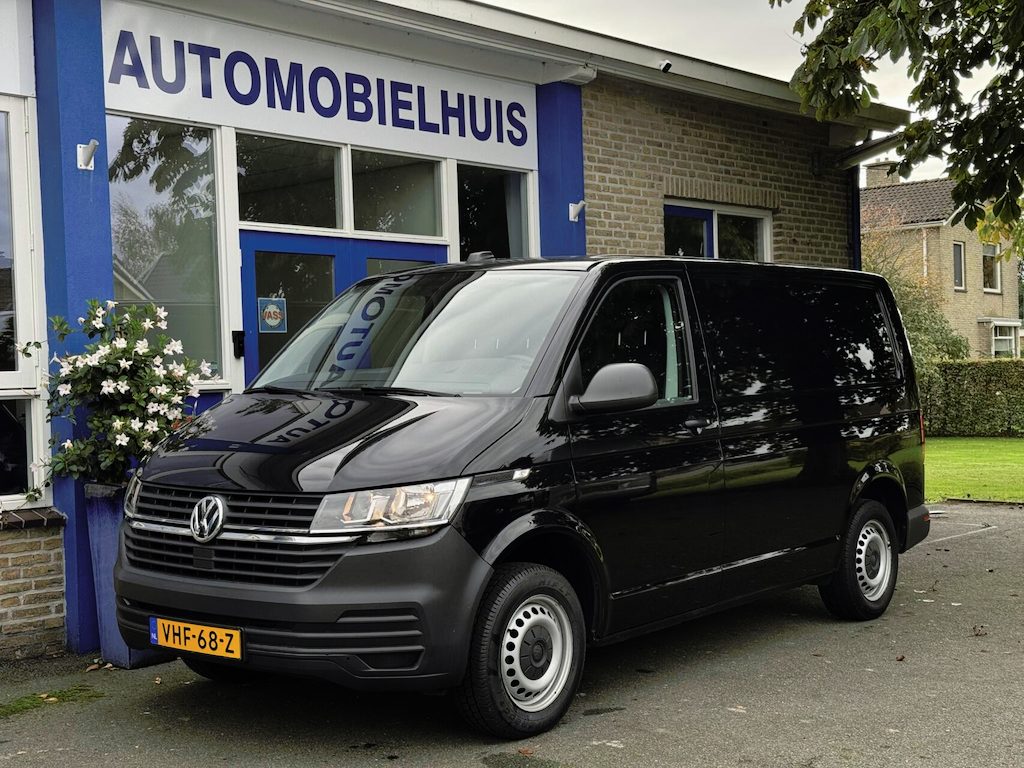 Volkswagen Transporter 2.0 TDI L1H1 | Cruise | Carplay | Trekhaak | PDC