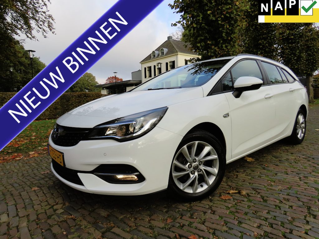 Opel Astra Sports Tourer 1.2 Edition Ecc Cruisecontrol Achteruitrijcamera Navigatie Comfortstoelen Pdc LM Velgen***Apk t/m 6-3-2028***
