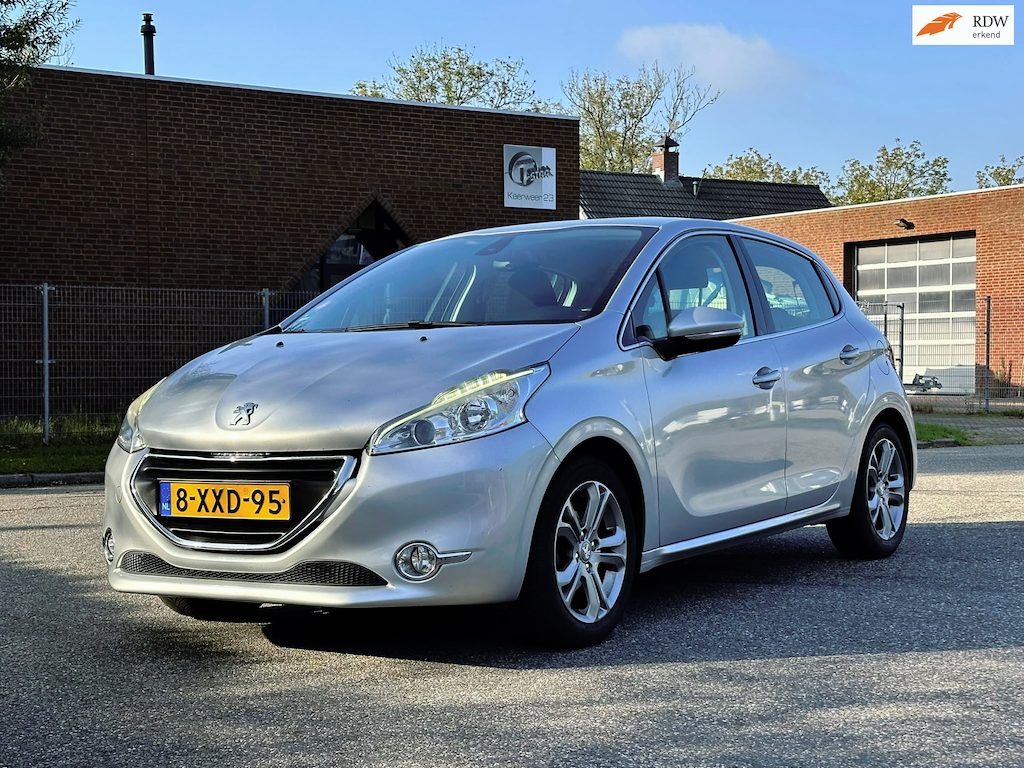 Peugeot 208 1.2 VTi Allure 5DR*Navigatie*Cruise*Distributieriem vervangen*Cruise*Trekhaak*Clima*LM velgen*